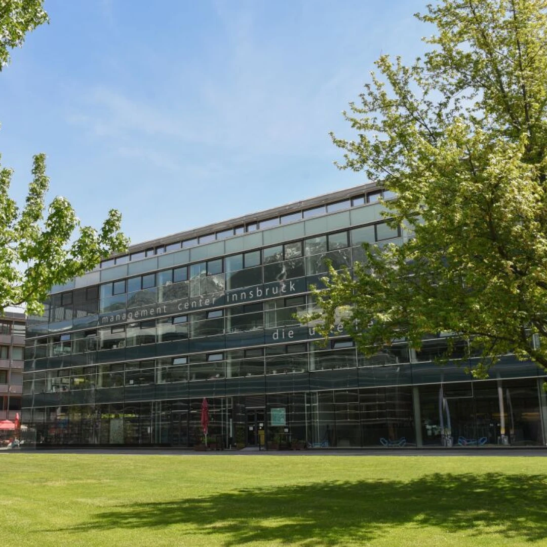 Keep our campus clean-image