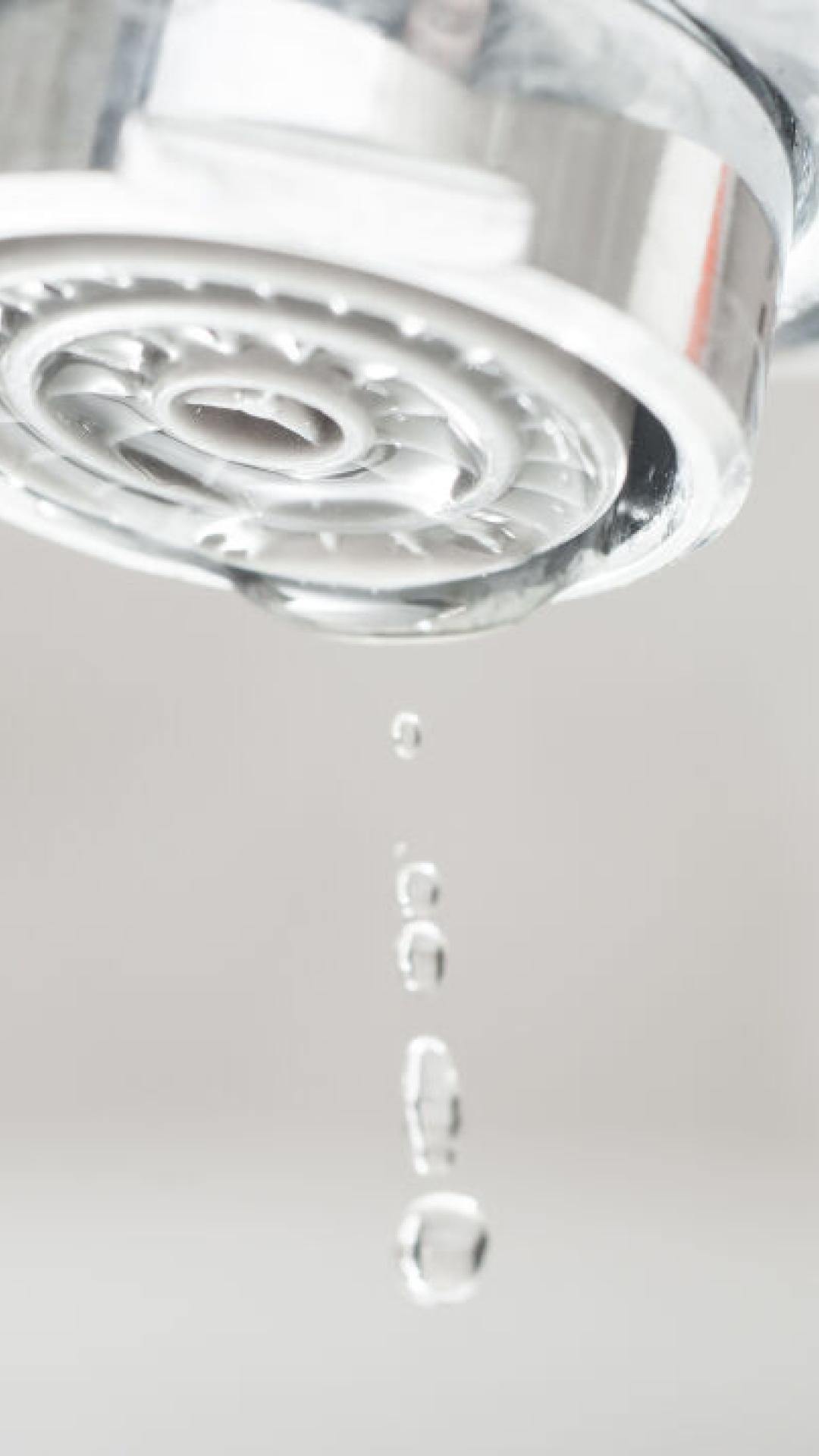 Save water in the bathroom-image