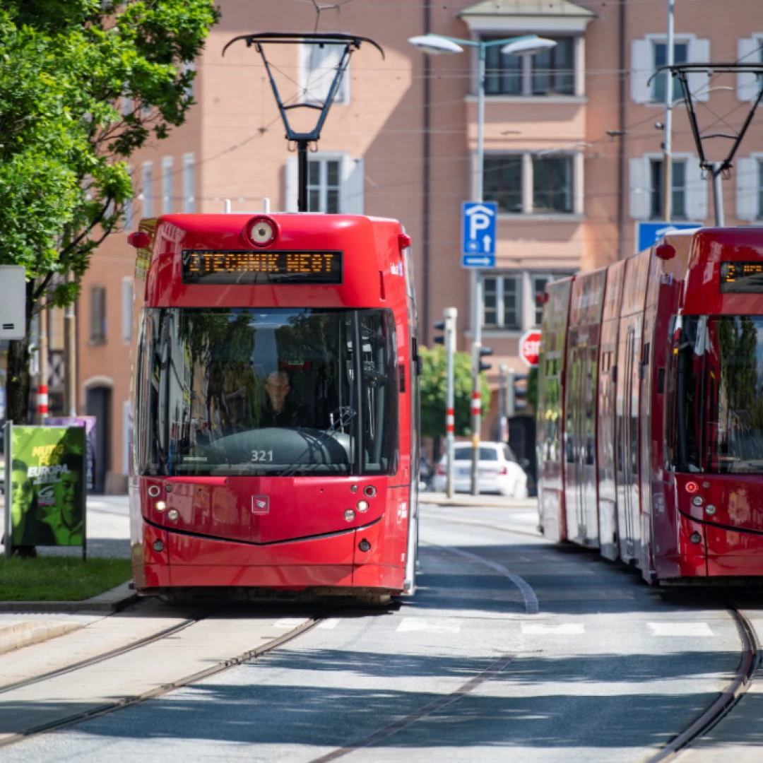 Use public transport-image